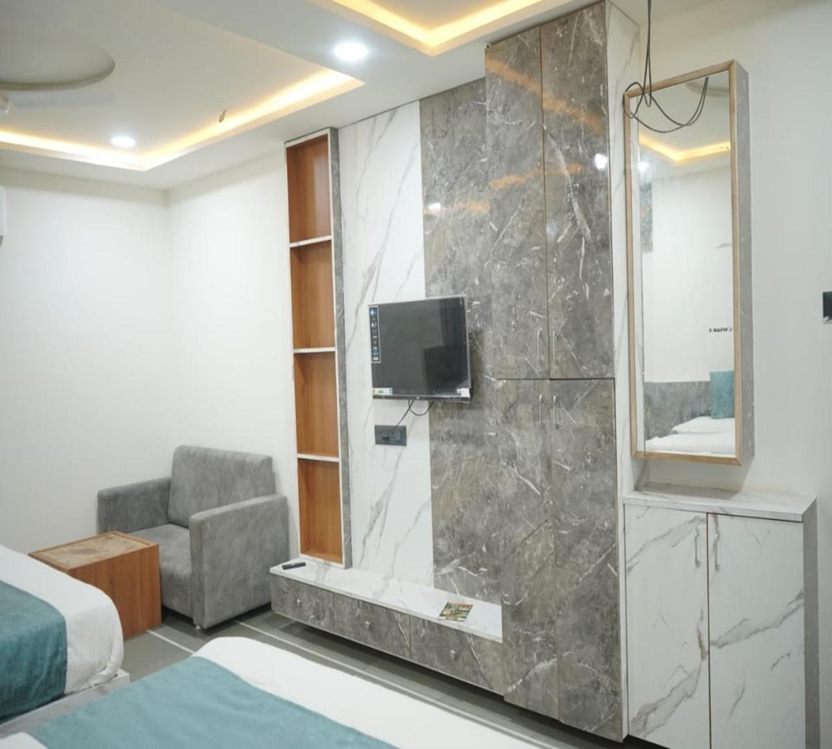 Govardhan Palace Hotel Ahmedabad